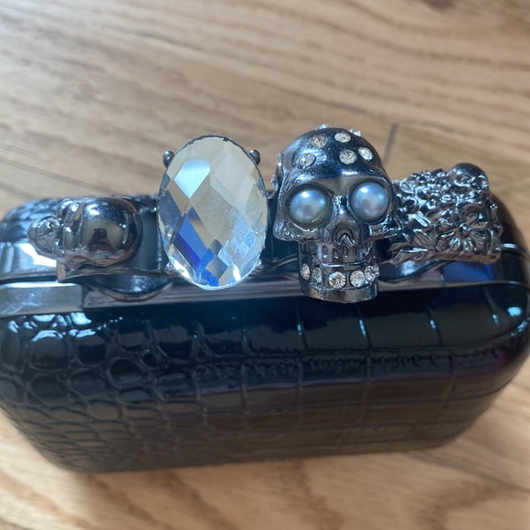 Black brass knuckle alligator texture clutch bag silver skull goth punk - Picture 2 of 8